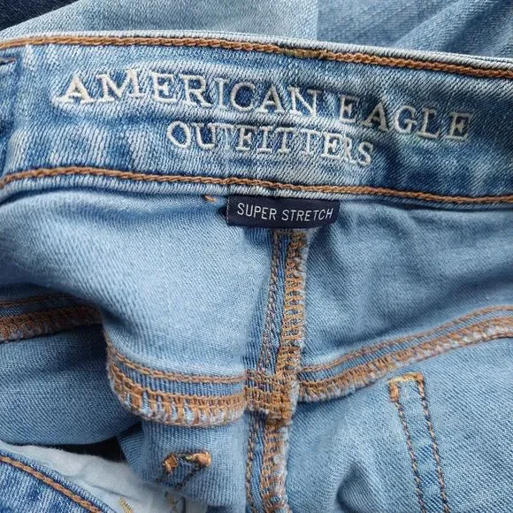 American Eagle Outfitters Light Wash Hi-Rise Jegging Super Stretch 2 EUC - Picture 8 of 8
